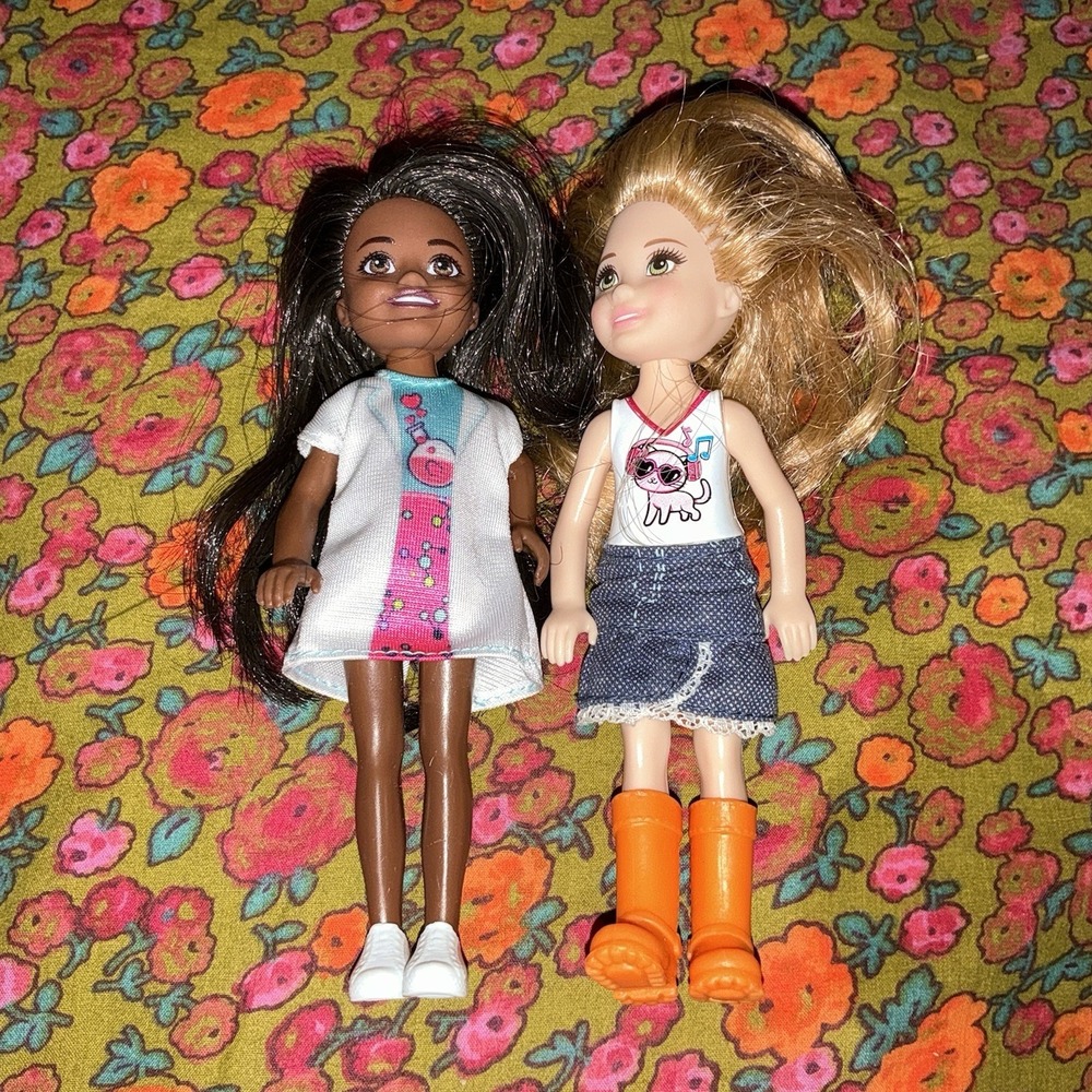 Mattel Barbie Club Chelsea Dolls Lot of‎ 2 AA Kelly African American Scientist